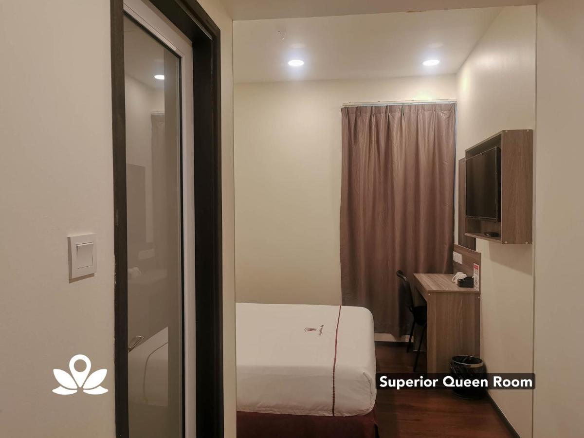 Zen Rooms Ambassador Residence Bintulu Esterno foto