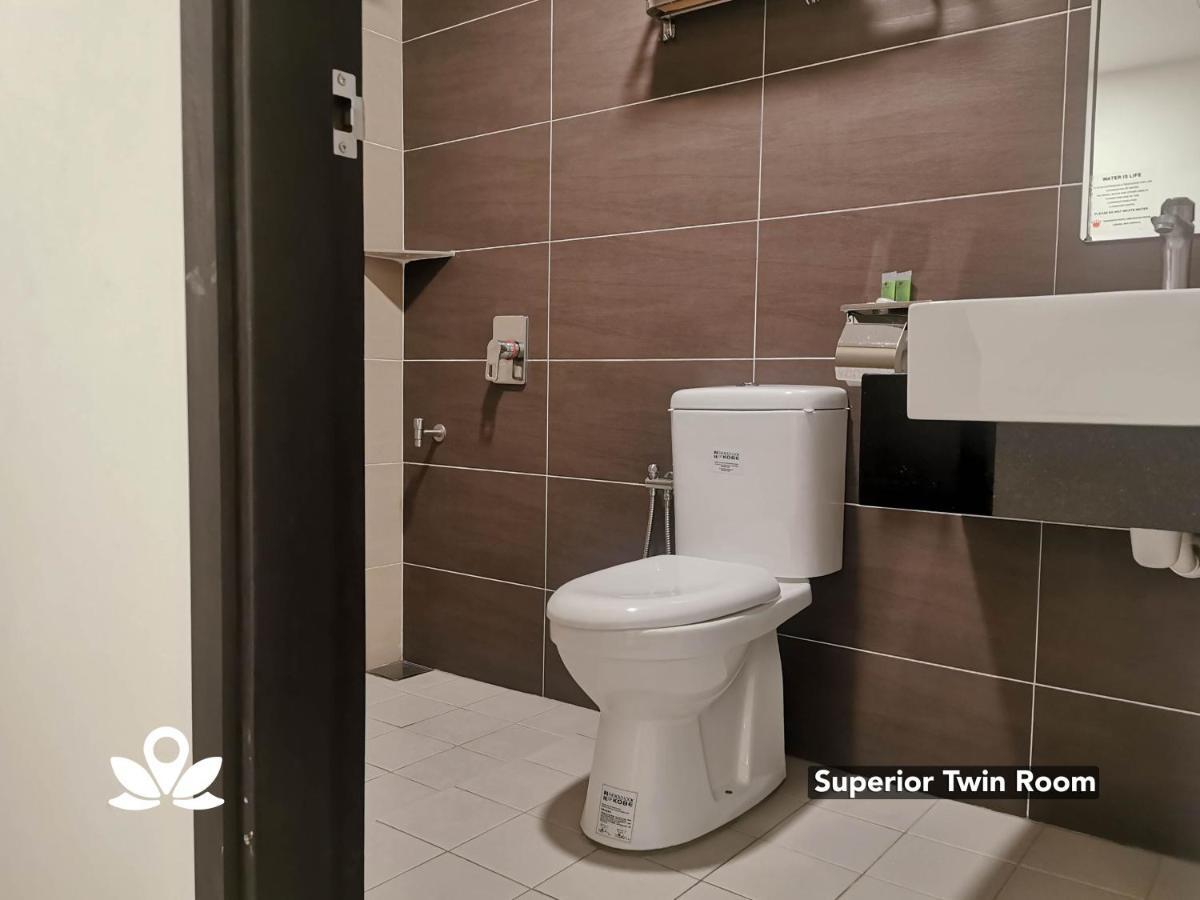Zen Rooms Ambassador Residence Bintulu Esterno foto