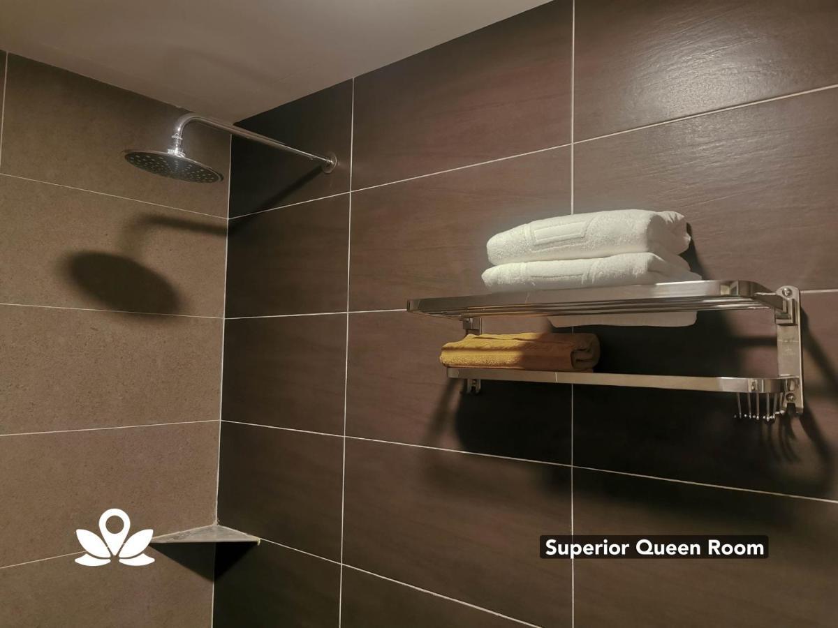 Zen Rooms Ambassador Residence Bintulu Esterno foto
